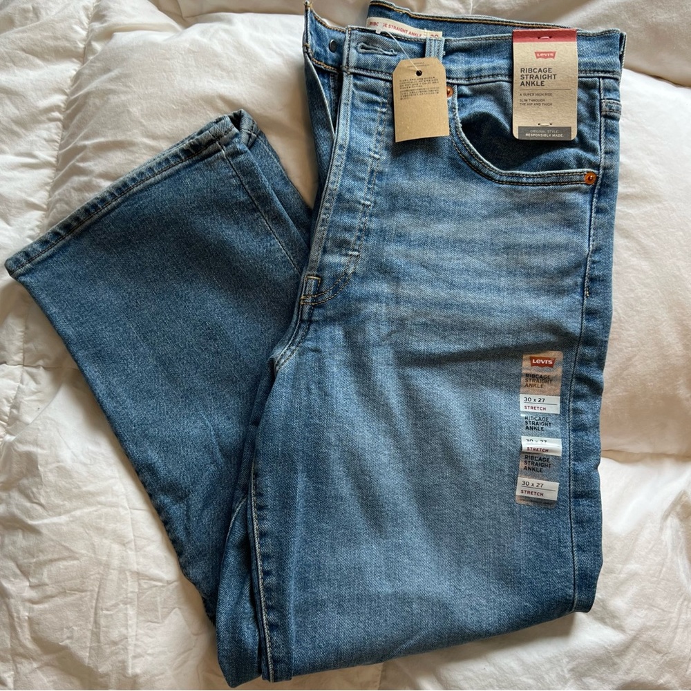 NWT Levi’s Ribcage Straight Ankle, size 30